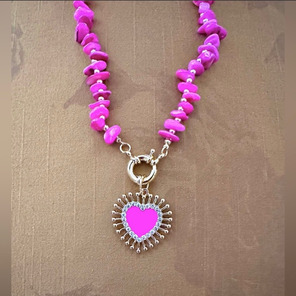 Pink Stone Bead Jem Rhinestone Gold Pink Heart Necklace NWOT NEW